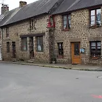 French Village Living * Saint-Fraimbault-sur-Pisse