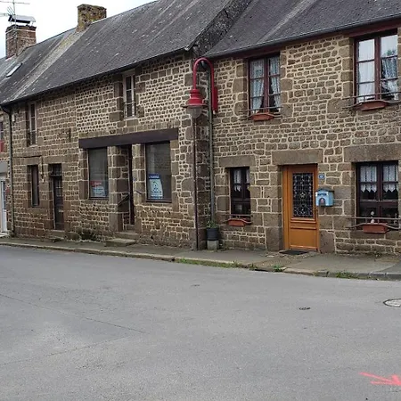 French Village Living * Saint-Fraimbault-sur-Pisse