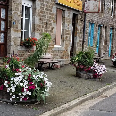 French Village Living * Saint-Fraimbault-sur-Pisse
